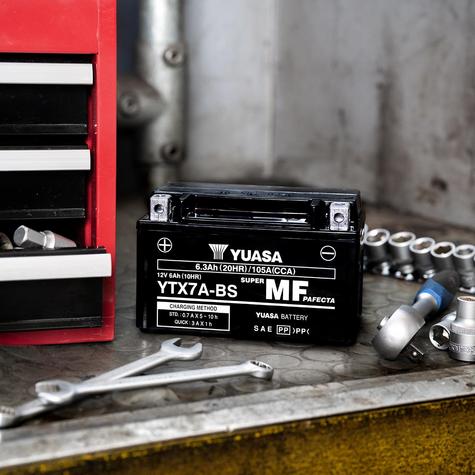 Yuasa-YTX7A-BS-Motorbike-Battery-1 - main image