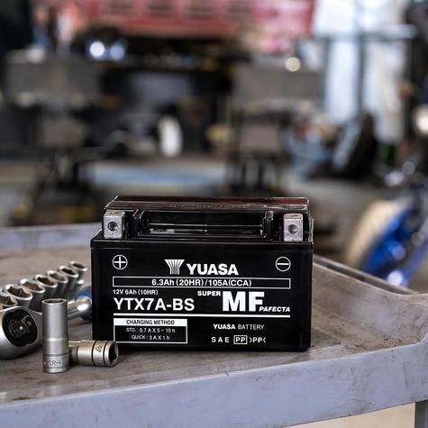 Yuasa-YTX7A-BS-Motorbike-Battery-2 - main image