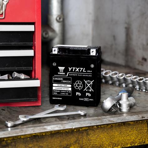 Yuasa-YTX7L-BS-Motorbike-Battery-2 - main image