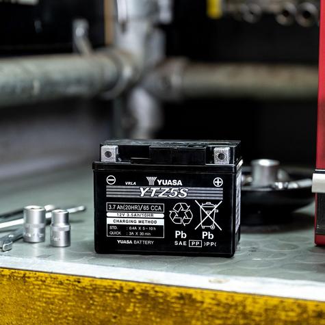 Yuasa-YTZ5S-Motorbike-Battery-1 - main image