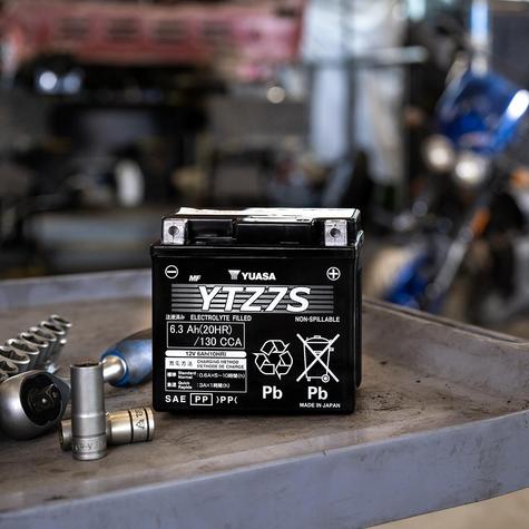 Yuasa-YTZ7S-MotorbikeBattery-2 - main image