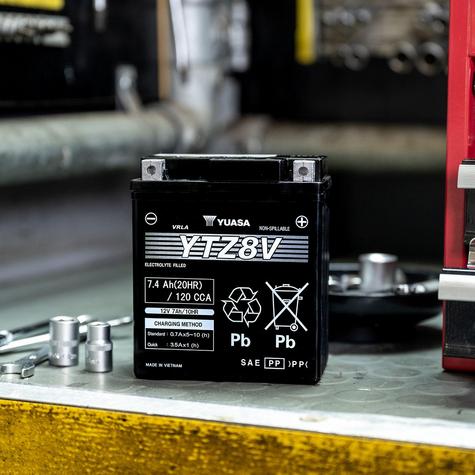 Yuasa-YTZ8V-MotorbikeBattery-1 - main image